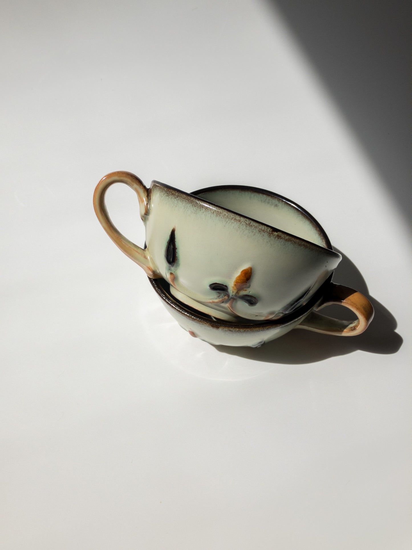 2つを重ねて上部から撮った写真