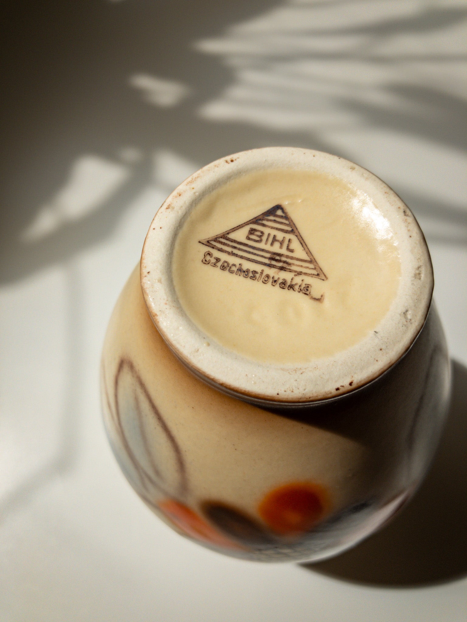 底の部分の写真。Bihl社のスタンプが押してある。