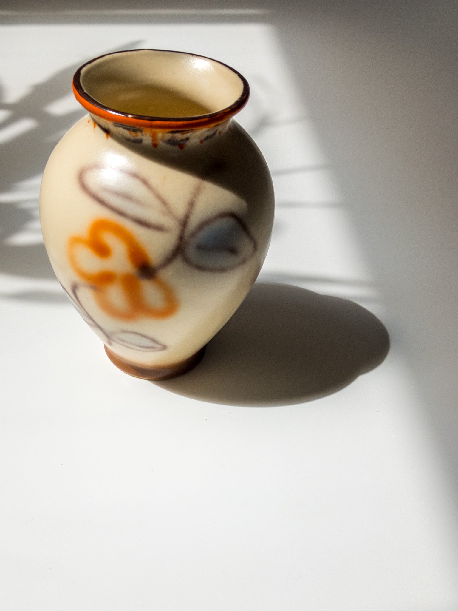 右斜め前からの写真