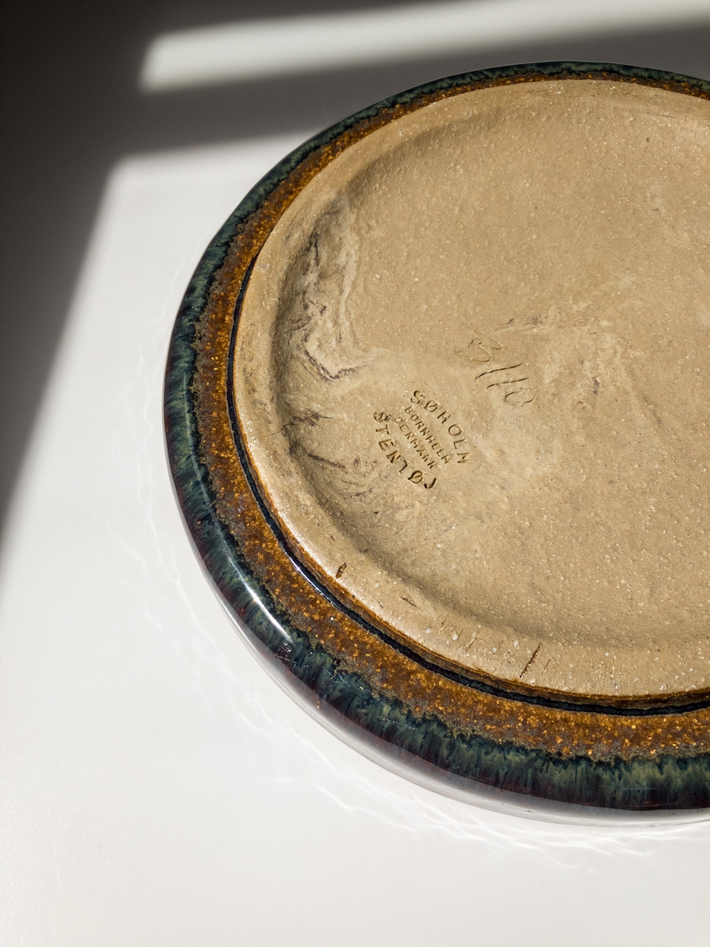 底のサイン部分の写真