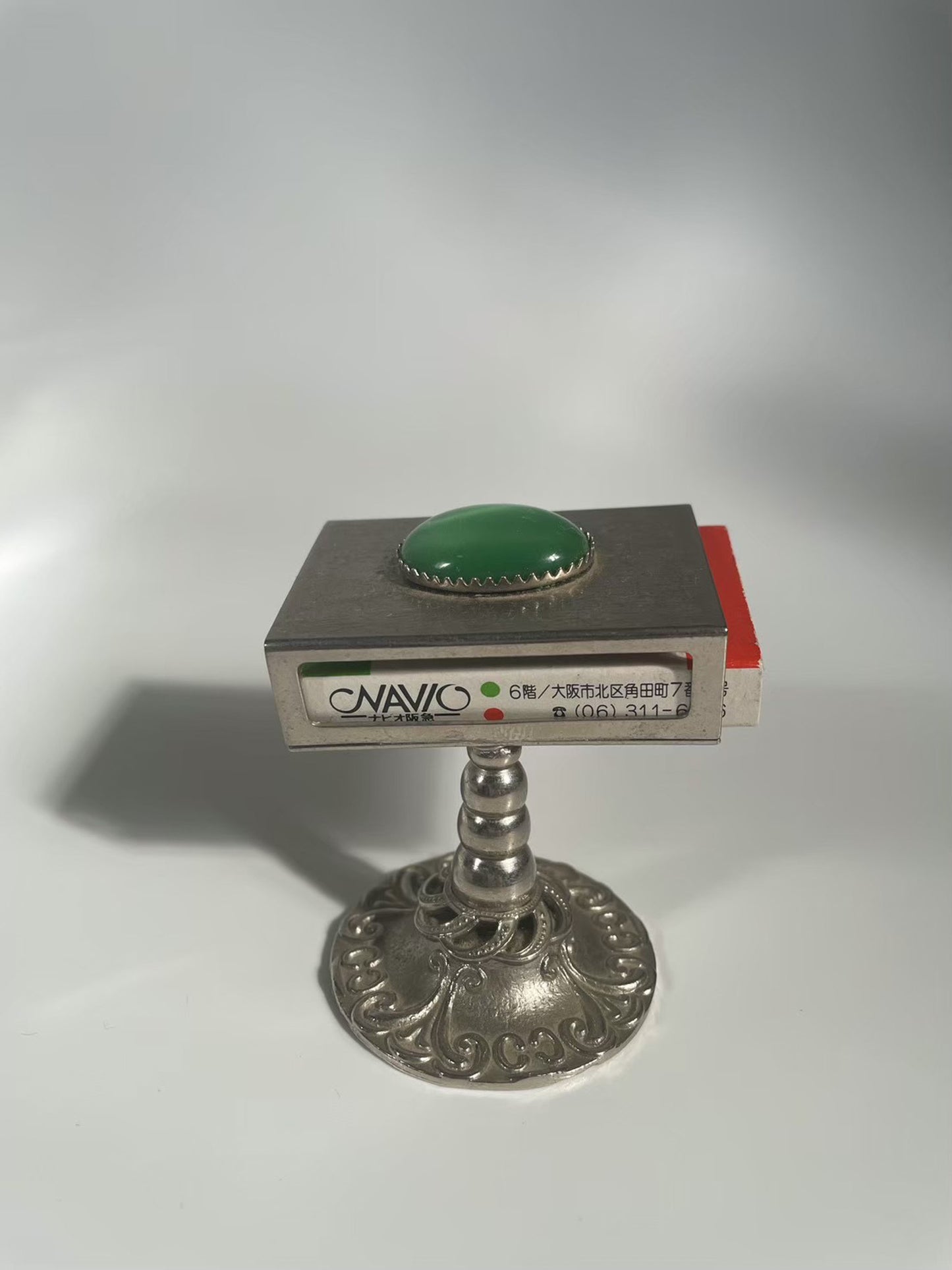 正面からの写真、マッチ箱を入れた状態