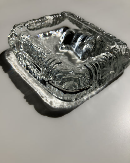 Glass Dog Ashtray 縁の荒々しいアイステクスチャー
