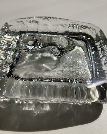 Glass Dog Ashtray 底面 クローズアップ– スウェーデン製