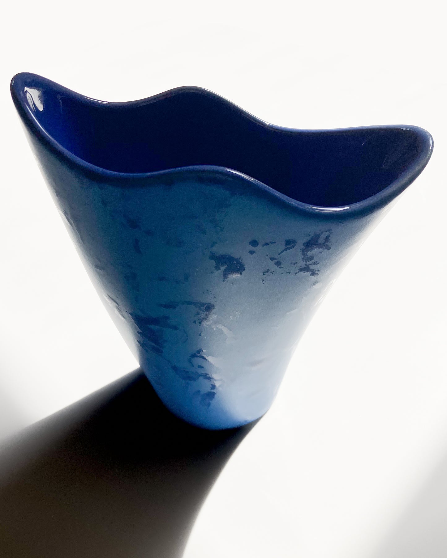 Bay Handkerchief Vase 551/17