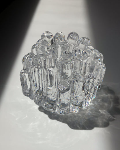 Polar Candle Holder 斜め上から – 氷柱が突き上げる王冠型フォルム