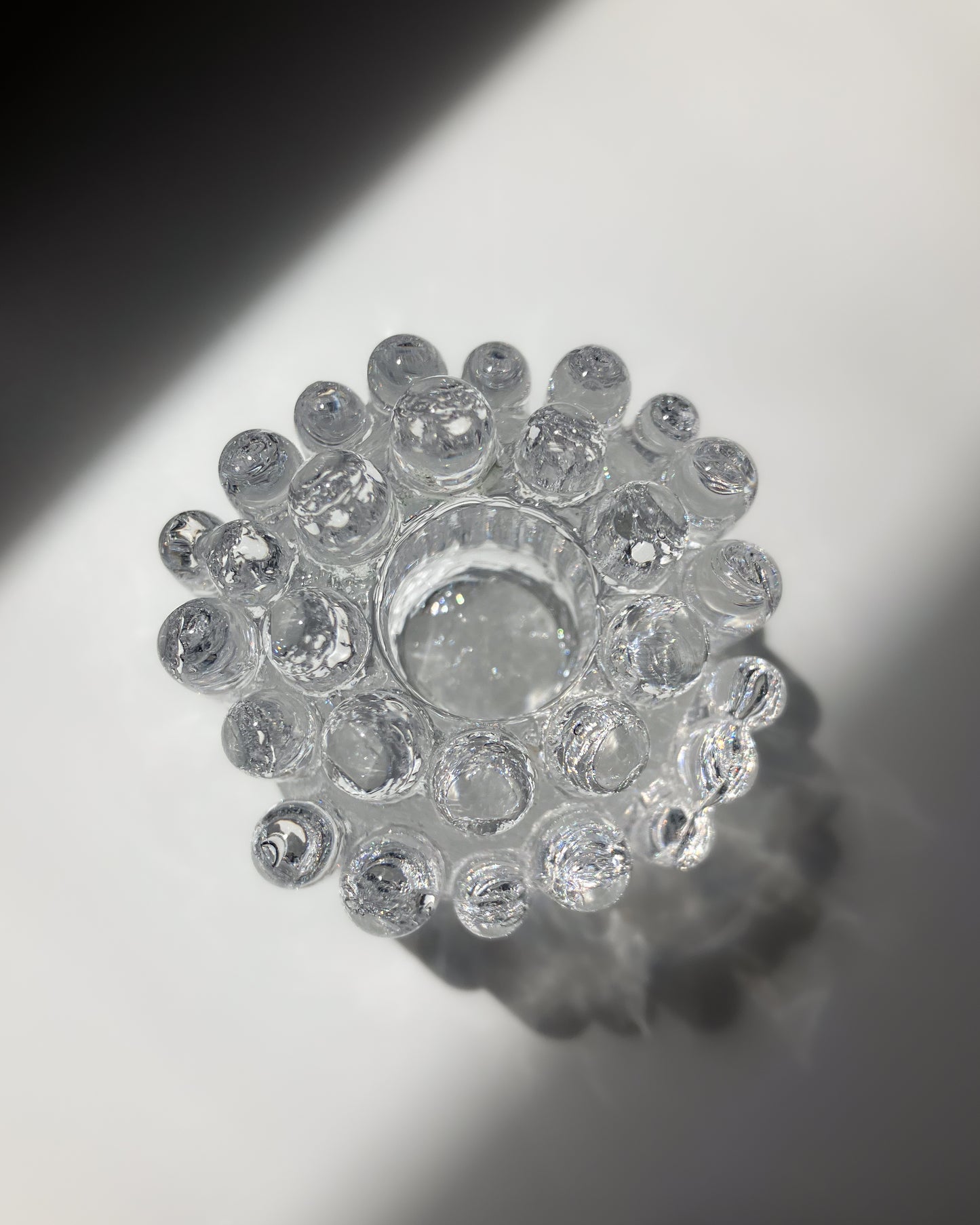Polar Candle Holder 真上から – ガラス円柱の配置