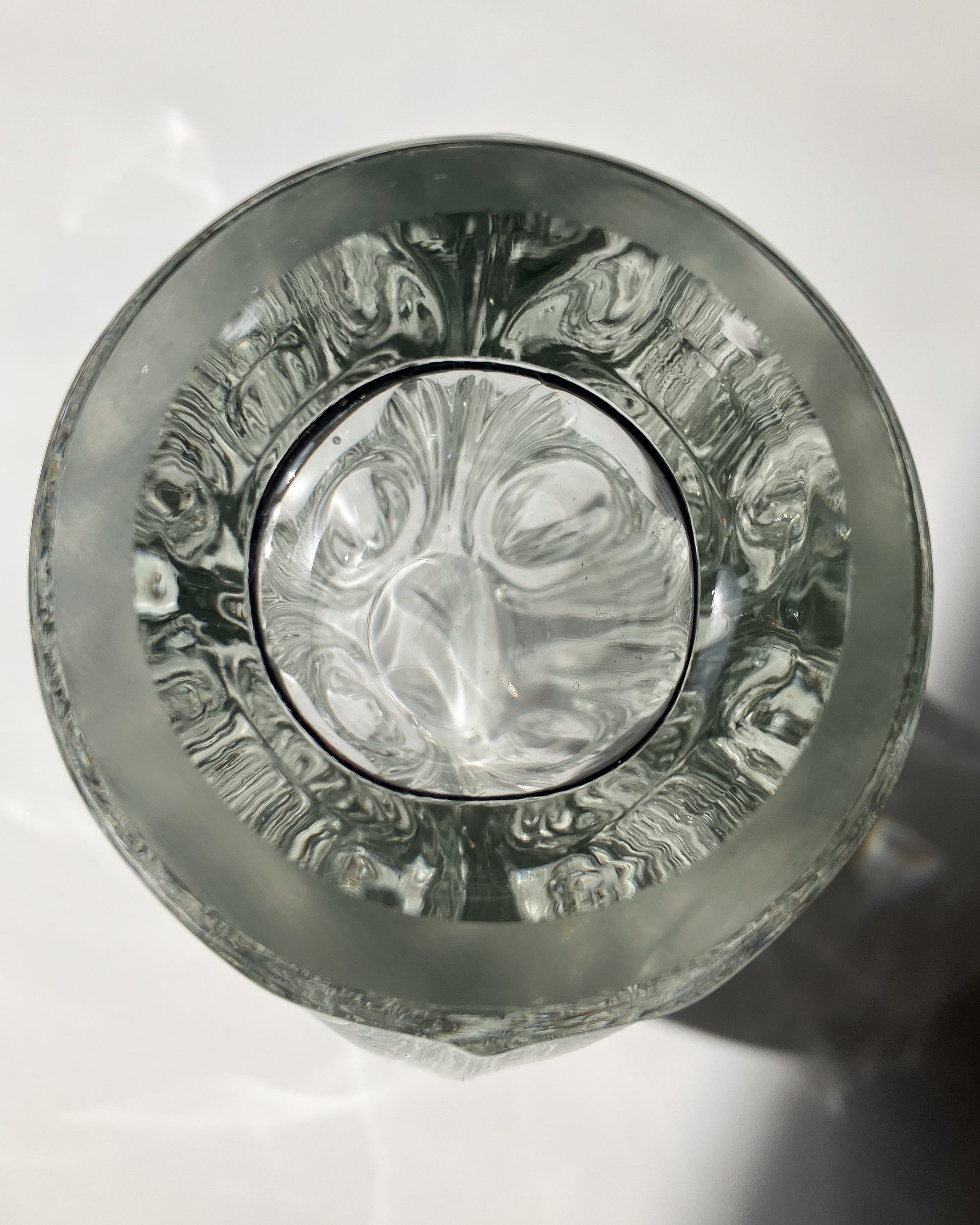 Schrötter Concave Vase 底面 – Sklo Union Rosice