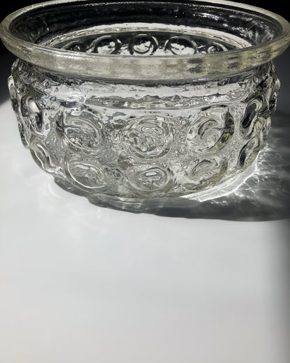 Urban Large Bowl 光を受けて輝くプレスガラス