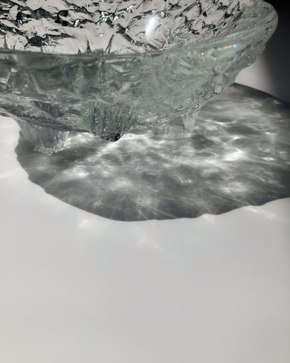 Ice Glass Footed Bowl 横から – 足付き構造のシルエット